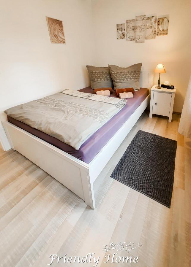 בורנהיים Friendly Home - "Gemuetliches Backsteinhaus" Koeln Bonn Phantasialand מראה חיצוני תמונה