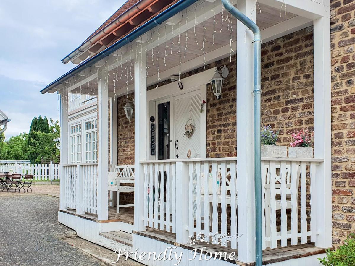 בורנהיים Friendly Home - "Gemuetliches Backsteinhaus" Koeln Bonn Phantasialand מראה חיצוני תמונה