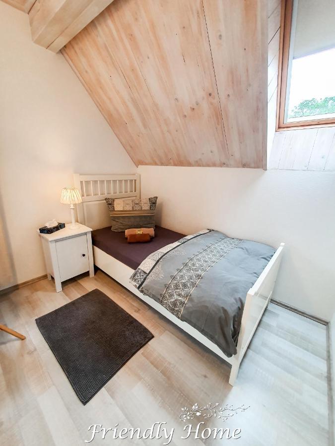 בורנהיים Friendly Home - "Gemuetliches Backsteinhaus" Koeln Bonn Phantasialand מראה חיצוני תמונה
